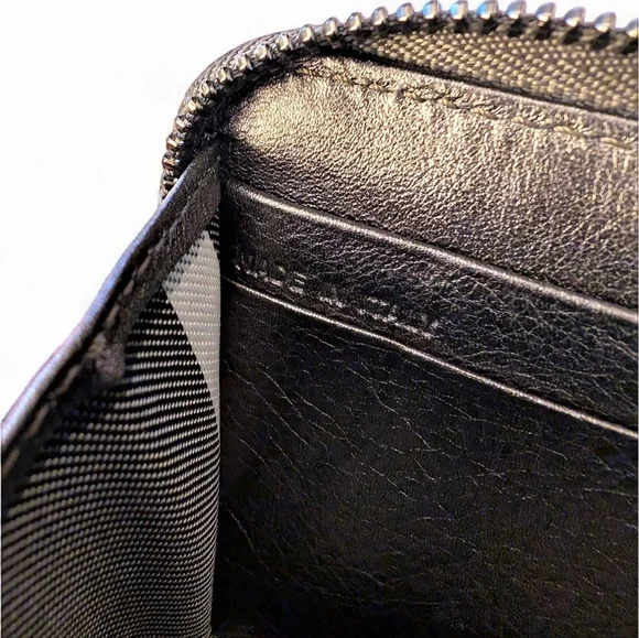 Burberry Metallic Knot Leather Small Zip Wallet - Picture 14 of 15